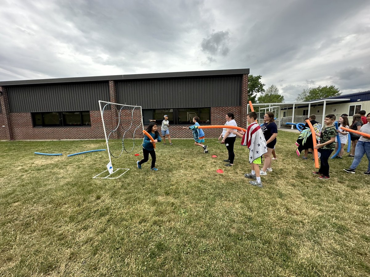 Mrs. Sears tweet media