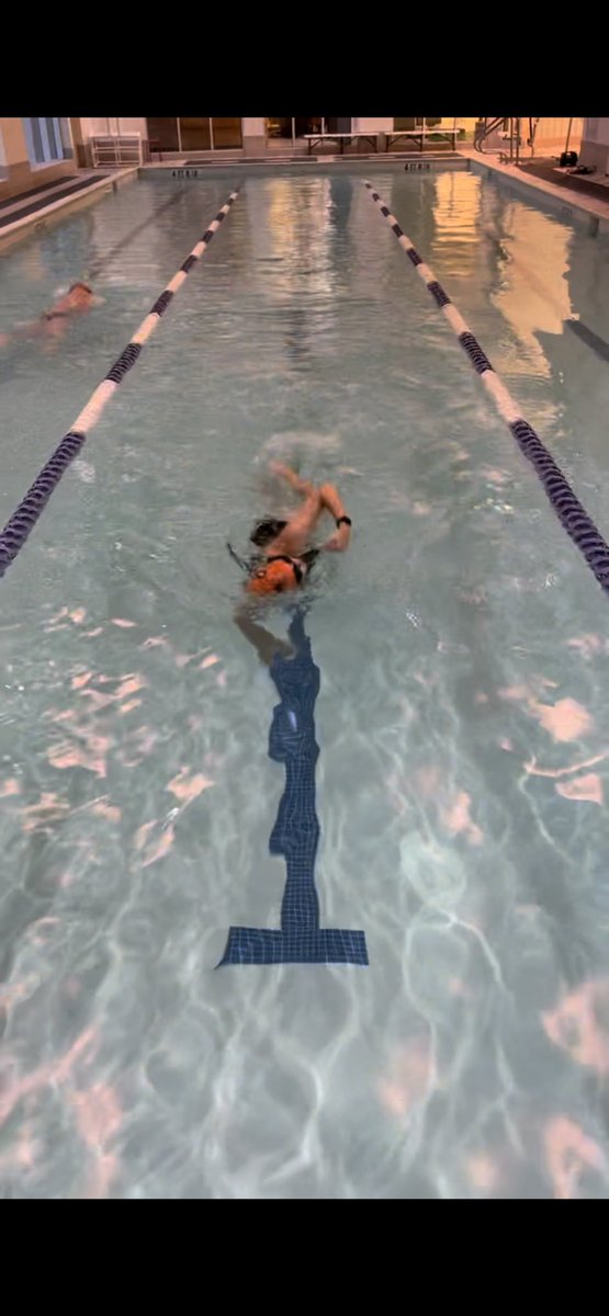 salaisSTEM's tweet photo. I always make it a point to end my week with a nice long swim! It helped me get my mind right for Fridays with my students. I'm still doing that on break, getting my mind right for the next set of kiddos! Plus, it's just fun! #AliefFit https://t.co/GLc4eNSlke