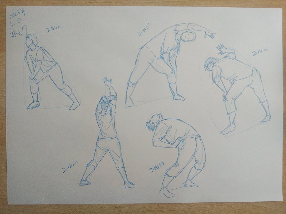 #さとまこクロッキー
#今日のクロッキー

＃67&amp;70
70の少しずつ動きの変化を描いていくパターン、いつもと違っておもしろかった。 https://t.co/K3oxgdC8vX