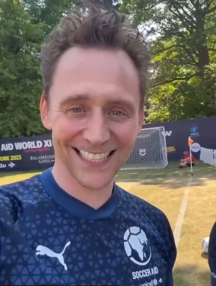 hiddlescomfort_'s tweet photo. — his smile is the best thing that happens to this world 😭💌 https://t.co/n7cOXAmRBn