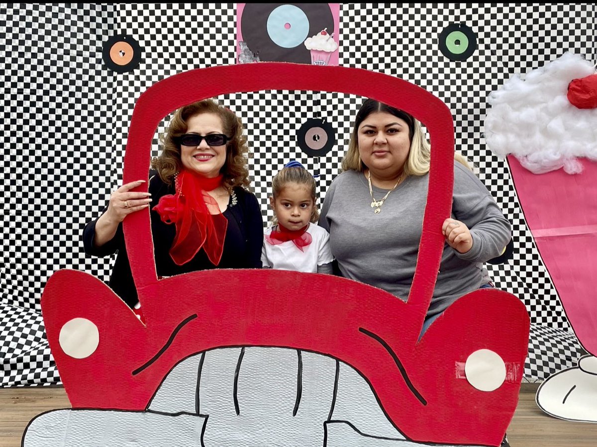 ARMINTASTEEC's tweet photo. Our “Fabulous Fifty’s” Culmination was Rocking!🎶🎶🎲🎶🎶🎸 🎲🎸
@SunSchools @LausdSPED @Kelly4LASchools @LDNESchools @MLB4PreK @ECED4LA @UCLAMathProject https://t.co/ruaantoBp7