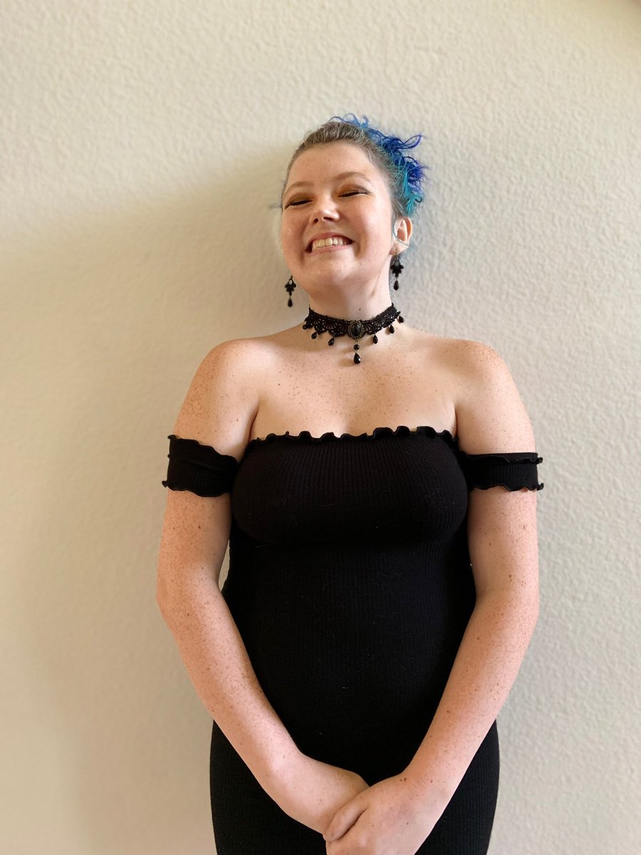 cameronouthere's tweet photo. Yes I included the last one where I look like grimace girlfriend with pink hair https://t.co/GzTX277uzE
