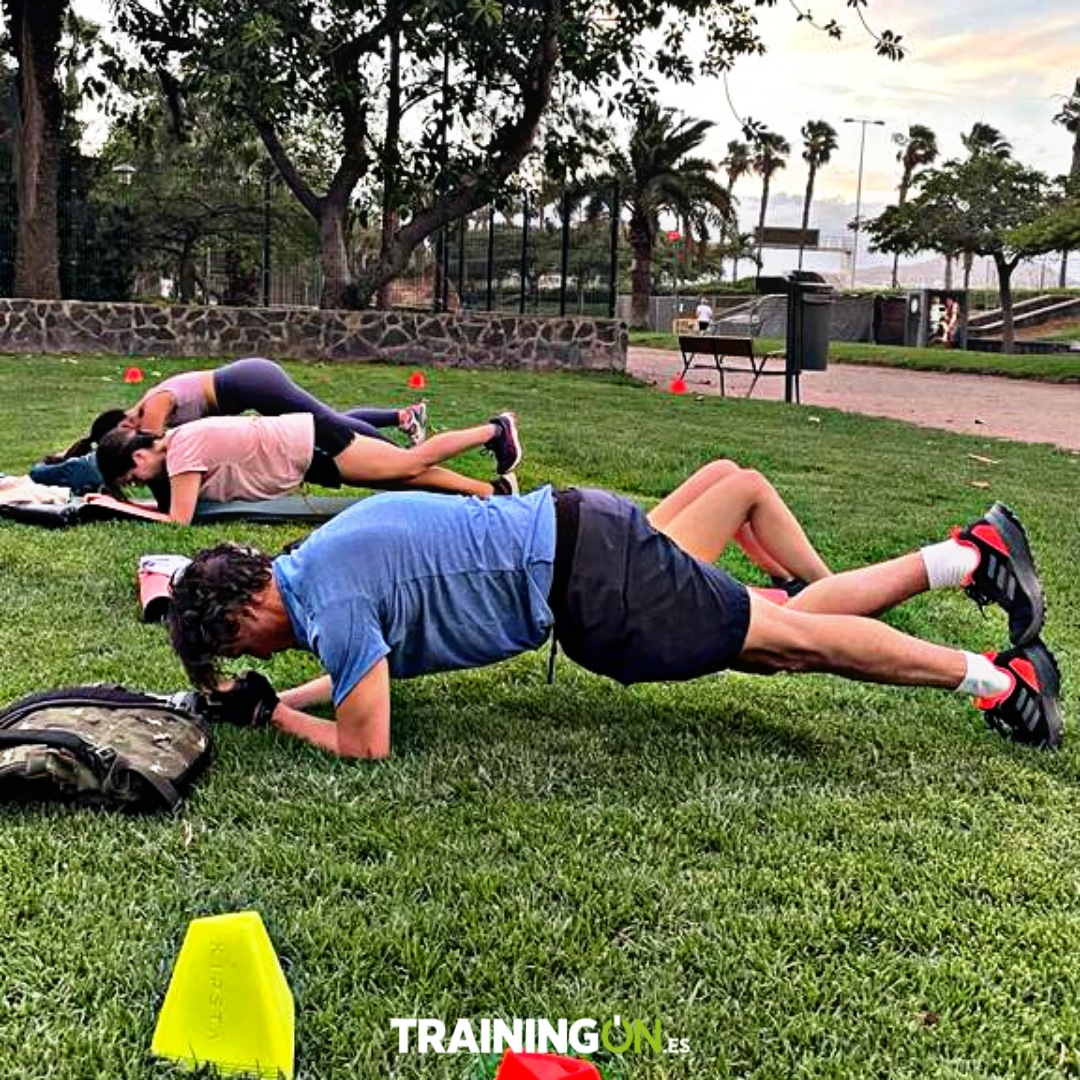 TrainingOnLPA's tweet photo. Sea cual sea el desarrollo de la sesión, el resultado siempre es el mismo. Bienestar pleno☀️🌅☺️🌴!!!
🔹
📍+ info en https://t.co/1PWBy0RLVa
🔹
#GranCanaria #LasPalmasdeGC #Lpa #EntrenaalAireLibre #EntrenaenGrupo #EntrenamientoProfesional #CalidaddeVida #Workouts https://t.co/xJlKNKqCvp