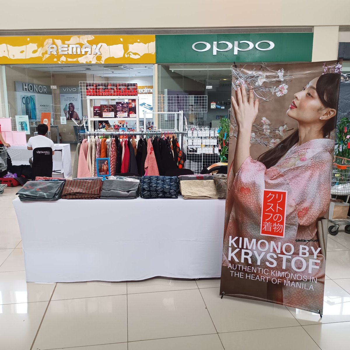 krystof-alc-ntara-on-twitter-daan-po-kayo-sa-booth-namin-sa-vista