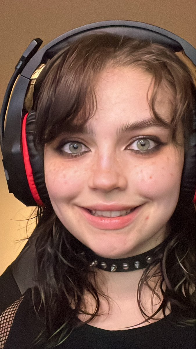 🔥Queen Nephie🔥 on Twitter: "Live https://twitch.tv/queennephie"