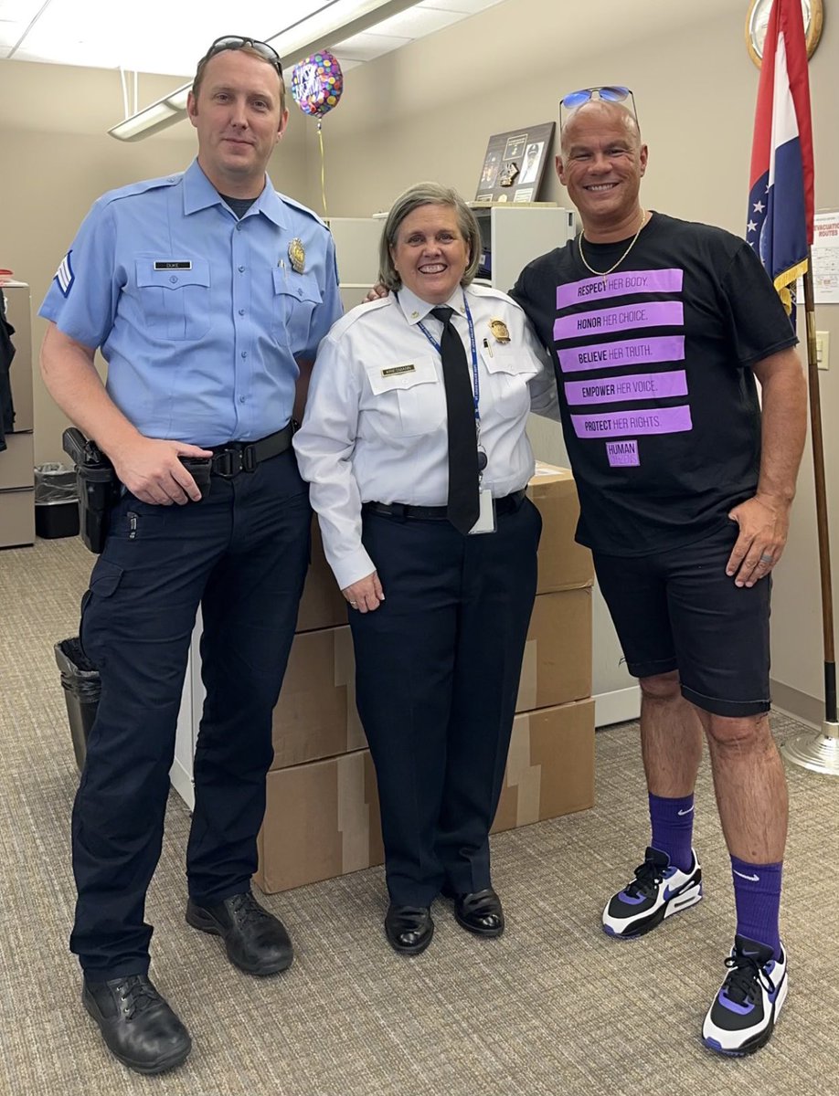 RKriesmann's tweet photo. It’s a good day when you get to see @OfficerNorman! This is a great group. Enjoy your time in the #STL! https://t.co/9JXJfGVYK4