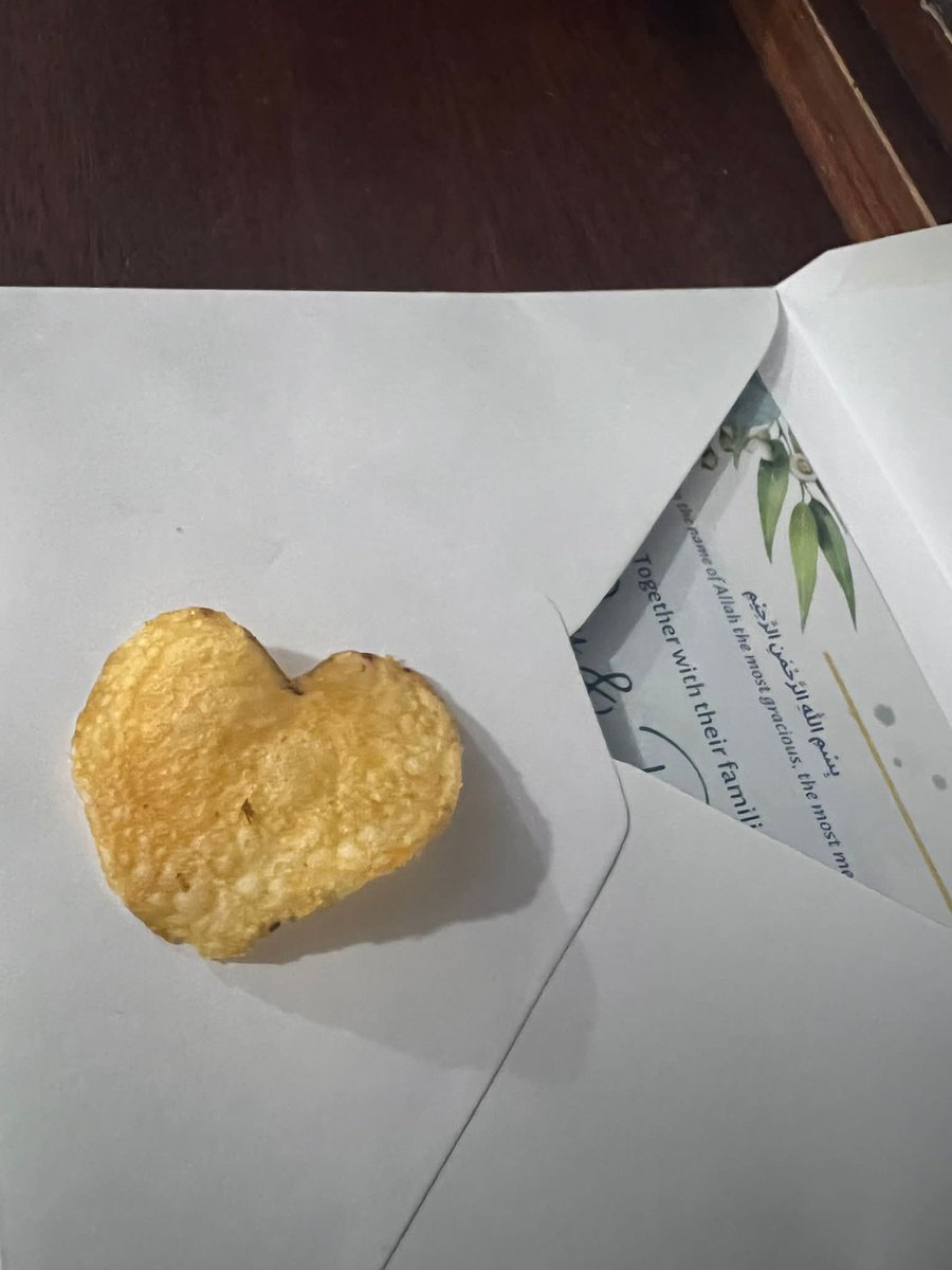 @walkers_crisps found a heart shaped crisp!