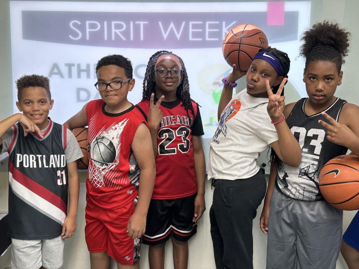 mcanyc_'s tweet photo. What a F-U-N Spirit Week!!! #manhattanchristianacademy #mca #christianeducation #morethanconquerors #weloveourstudents #newyorkcity #shineyourlight https://t.co/p9niCk5zZf