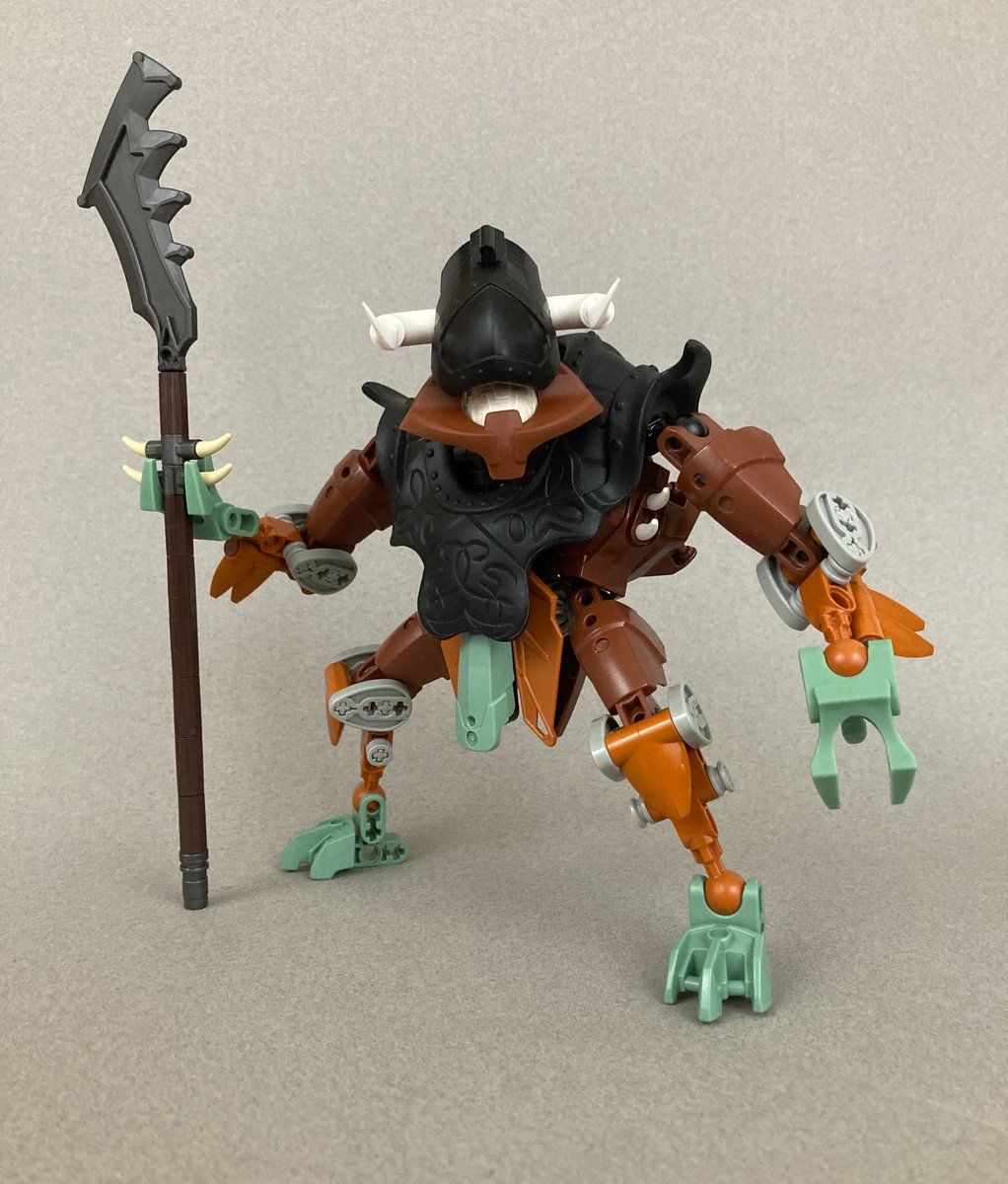 Highwayman Diúirbh

His foul temperament is matched only by his odor...

#レゴ #LEGO #bionicle #galidor