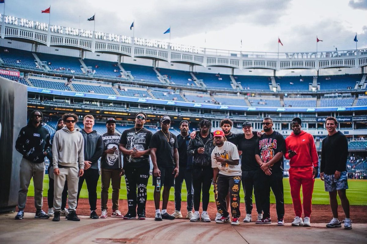 Bad Boy Mowers Pinstripe Bowl (@pinstripebowl) on Twitter photo Welcome (back) to New York! The @yankees were excited to host the @nygiants 2023 rookie class tonight, including first and second round picks Deonte Banks and John Michael Schmitz - both former Pinstripe Bowl Champions. We hope you continue your winning tradition with Big Blue! Welcome (back) to New York! The @yankees were excited to host the @nygiants 2023 rookie class tonight, including first and second round picks Deonte Banks and John Michael Schmitz - both former Pinstripe Bowl Champions. We hope you continue your winning tradition with Big Blue!