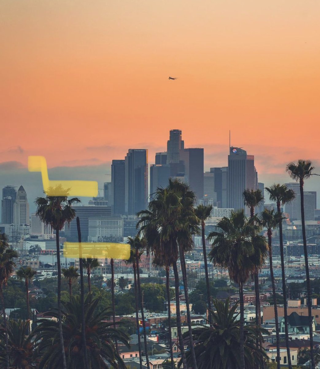 City sunset 🌆 #discoverLA  📸: @MilesChatterji