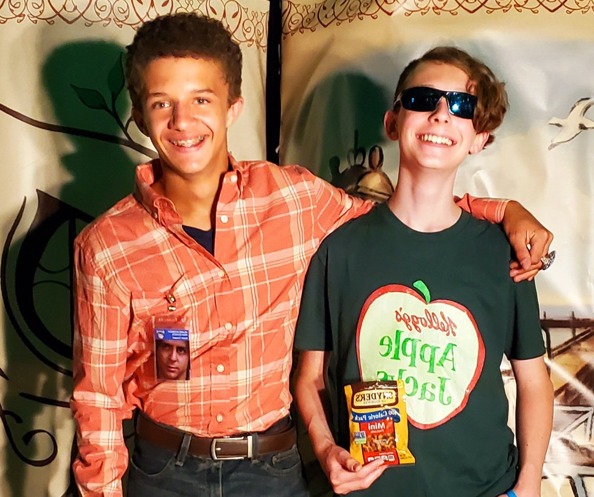 Starbuck_Spooky's tweet photo. New generation of Shawn and Gus fans!! #PCCPAC #PCCPAC:TheReunion #Psych4 @DuleHill @JamesRoday https://t.co/QV8R6Bc1US