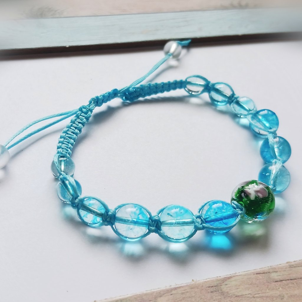 AMAY1234567890's tweet photo. とんぼ玉とクォーツのブレスレット
#ハンドメイド https://t.co/NuoIHXxiKA