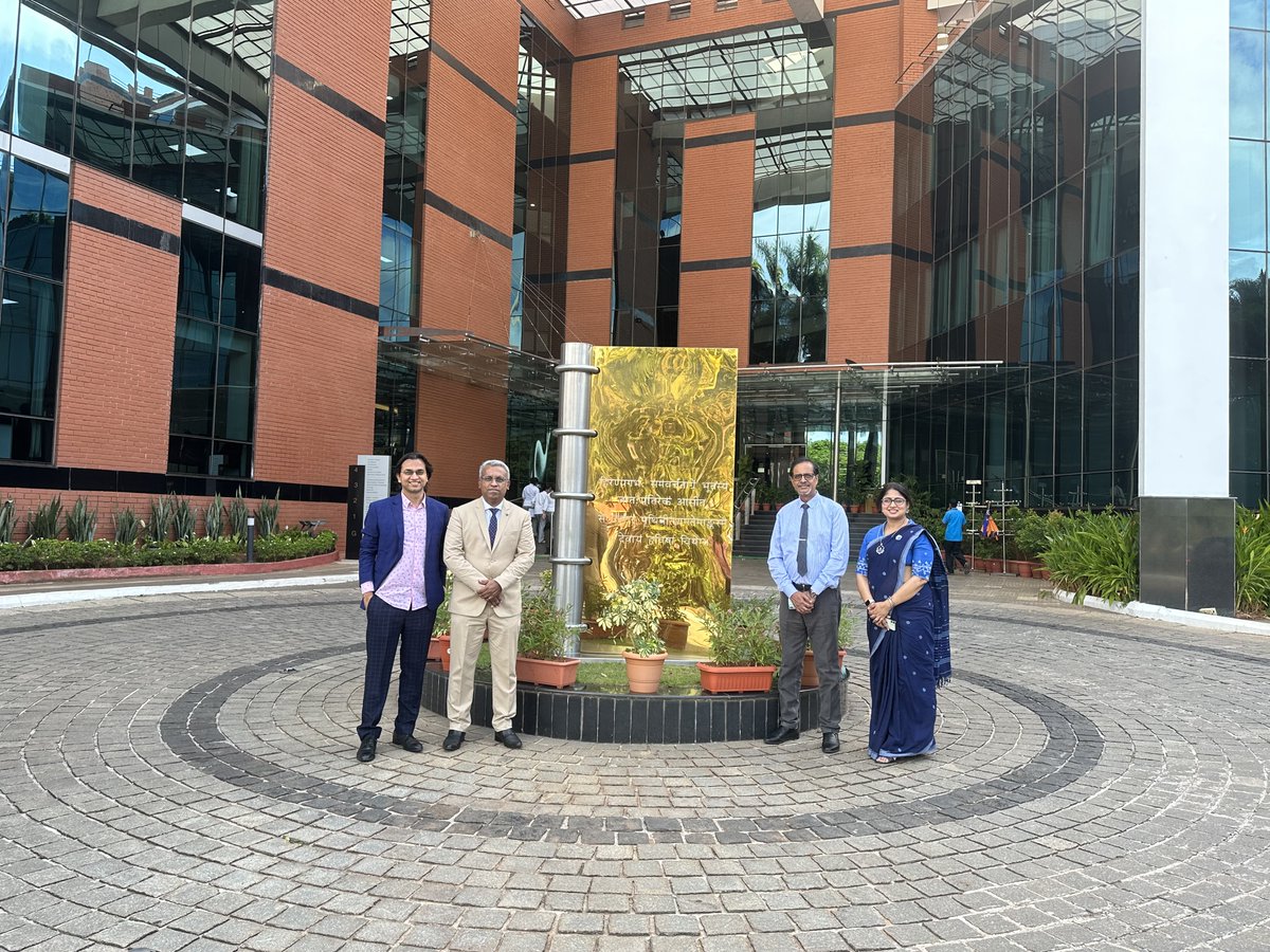 Francis_Joseph's tweet photo. Amazing interaction with the Hon. Vice Chancellor of Manipal University @MAHE_Manipal Lt. Gen (Dr.) M.D. Venkatesh, along with #MAHE's Pro-Vice Chancellors and colleagues. An Institute of Eminence (IoE), Manipal has been Dr. TMA Pai’s vision executed by the family and generations of teachers & students. MAHE has produced over thousand alumni, and are in different parts of the world. Truly a DREAM to be here.