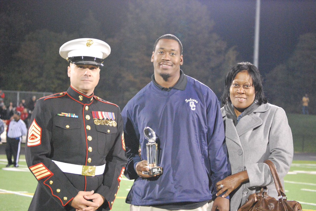 gcfootball's tweet photo. The Good Counsel community mourns the loss of one of our all time greats, Hall of Fame member, Akeem Hebron ‘06. Akeem stayed connected to the program and continued to be a positive influence on our current GC players and alumni. Please keep his family in your prayers. #WeAreGC https://t.co/sthockTRXB