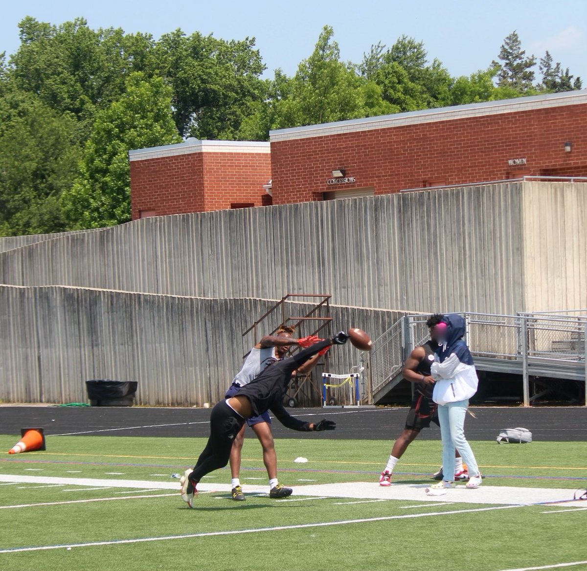 DLawrence11k's tweet photo. Been working all offseason, it’s almost time✅#DBU https://t.co/pRjccZ6gZb