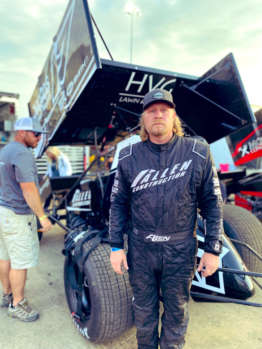 knoxvilleraces's tweet photo. Coming from the outside of row 3, pro sprints heat #1 winner is Matt Allen! 

#PremierChevyDealersClash https://t.co/EhbLWXIURN