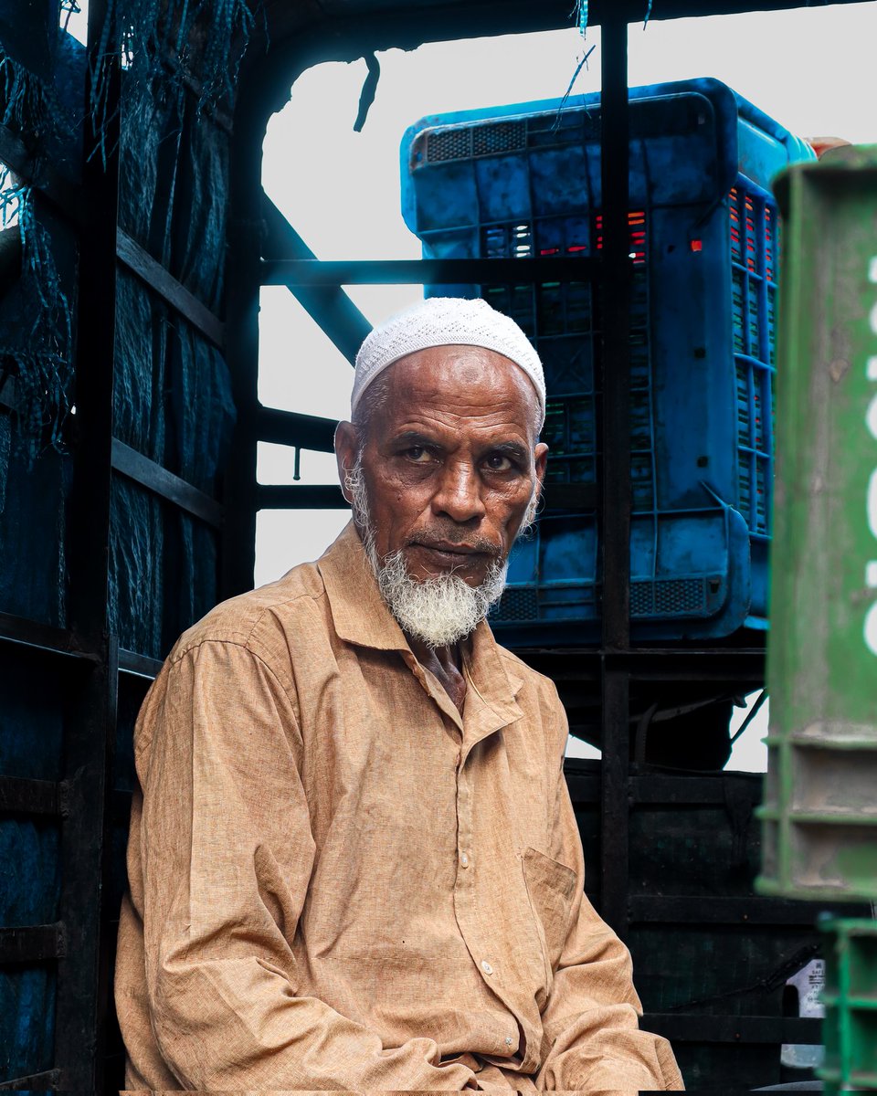 WithNasif's tweet photo. Old men’s eyes are like old men’s memories; they are strongest for things a long way off.
#portraitphotography #streetphotography #Bangalore https://t.co/pinddC8JMF