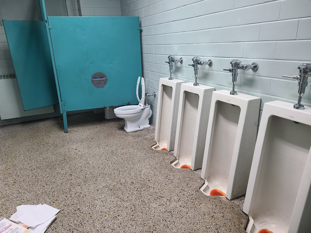 KyleNeddenriep's tweet photo. One of the unique features of the Owensboro Sportscenter is the no stall toilet. You don't see that much anymore https://t.co/ZgegtUlfqb