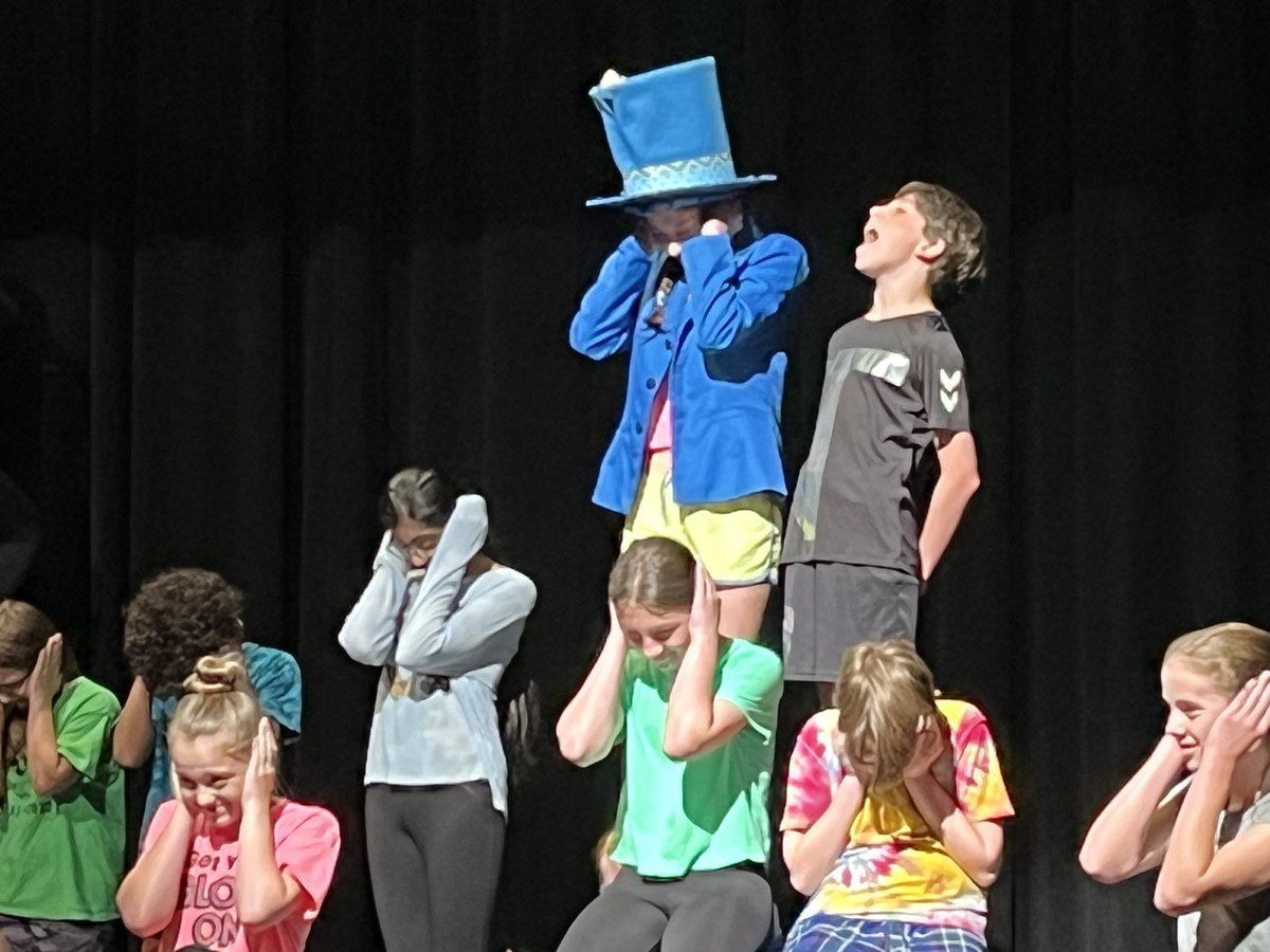 NAMS_Chorus's tweet image. 6th grade RA 2 acting performed Horton Hears a Who for a small &amp;amp; supportive audience of peers today! @NAMiddle @NAMSWOODWINDS