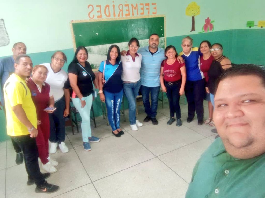 #09Jun por orientaciones de @_LaAvanzador y autoridad única @PiedadQuintana1 los responsables de EMG <a href="/BONALDER/">RODOLFO BONALDE</a> y de EMT <a href="/EspinLezama/">TIBISAY LEZAMA</a> del <a href="/CDCEAragua/">CDCE ARAGUA</a> desde  UEN Felipe Larrazábal, socializaron Planes de Estudios para Liceos Productivos con Directores del municipio <a href="/sucre_potencia/">MCPIO SUCRE POTENCIA EDUCATIVA</a>