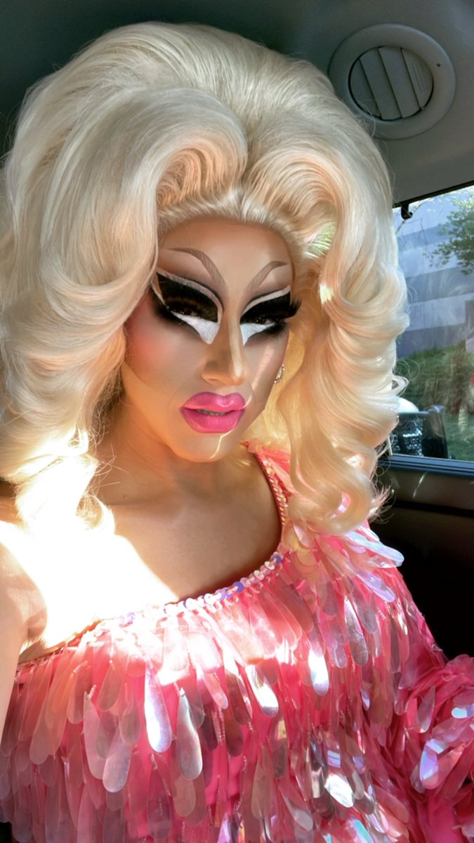 trixiemattel's tweet image. DES MOINES at 9:45pm we are going hard bitch.