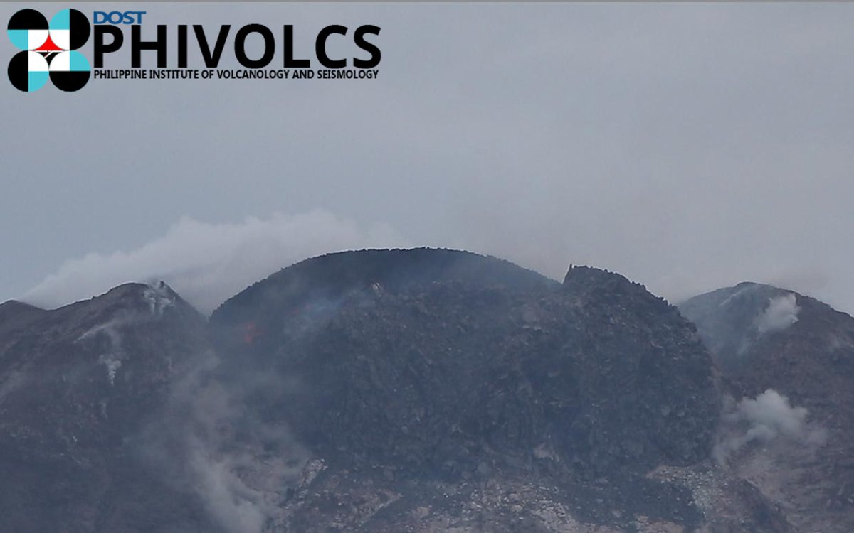 phivolcs_dost's tweet photo. LOOK: A new summit lava dome in the Mayon Volcano Crater emerges as its pre-existing one has been pushed out in increments that formed rockfall on the first week of June 2023. 

#MayonVolcano

1/2 https://t.co/jeMXD0Y3Sq