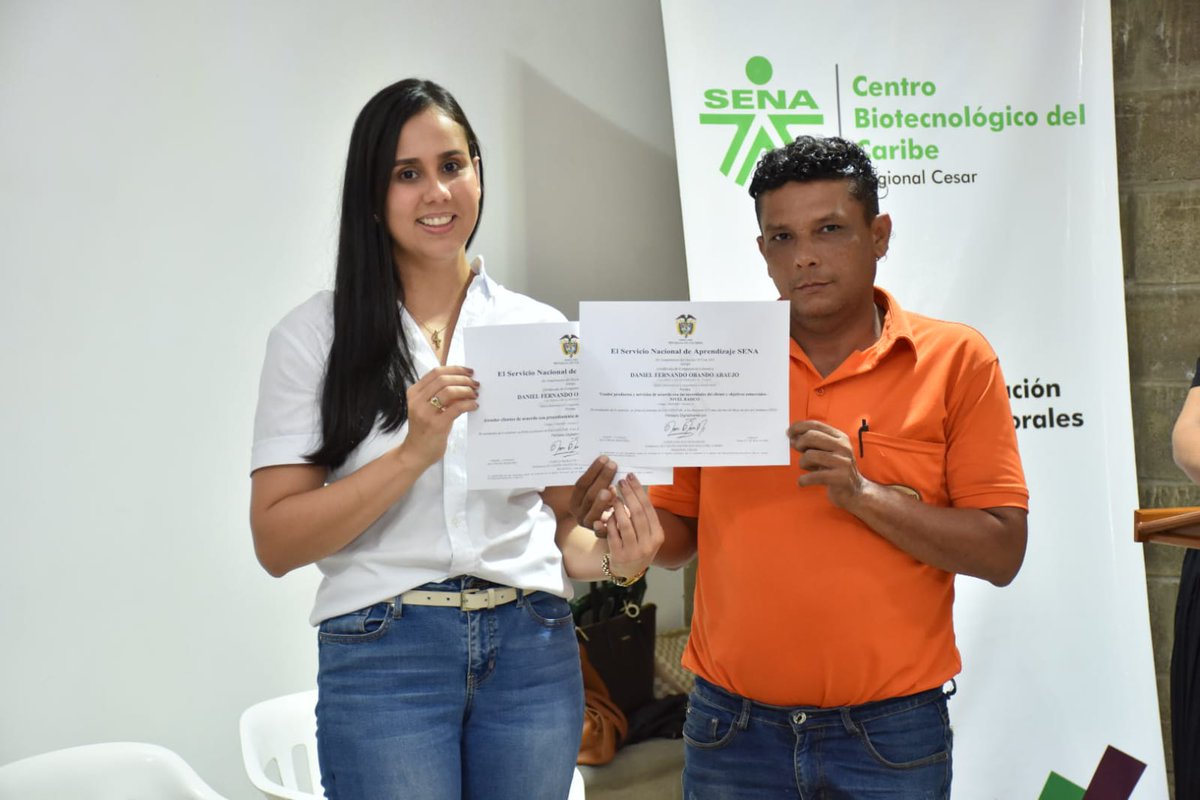 SENACesar_'s tweet photo. #SENAConLasEmpresas certificamos en competencias laborales a 24 trabajadores de la empresa Servipan en las normas: atender clientes de acuerdo a procedimiento y normativa y vender productos y servicios de acuerdo a las necesidades del cliente y objetivos comerciales
¡Felicidades! https://t.co/KWedkcbgNM