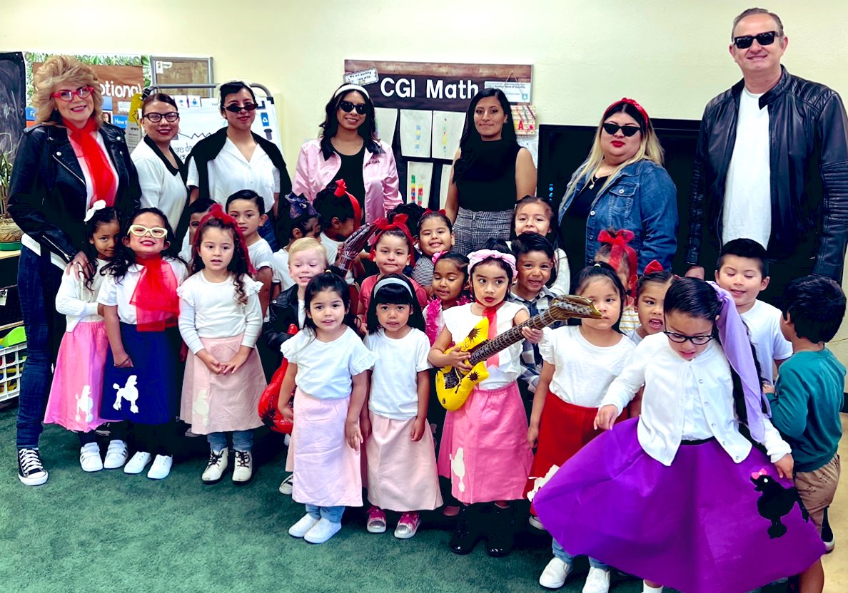 ARMINTASTEEC's tweet photo. “Rocking our Pre-K Culmination”🎶🎲🎸🎶🎲🎶🎸🎶
@SunSchools @LDNESchools @LASchoolsNorth @Kelly4LASchools @AsmLuzRivas https://t.co/6cYboUriRl