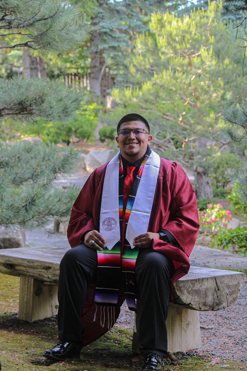 jsaiz24's tweet image. had to change the game 👨🏾‍🎓