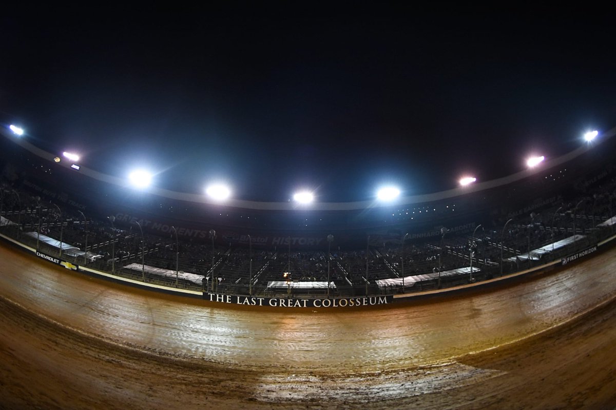 Bristol Motor Speedway has announced that the inaugural Dirt race will be in Season 3. https://t.co/LhYsV6TRto