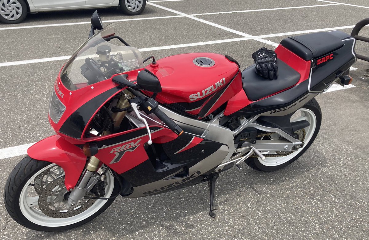 名前：あたおじ
年齢：20
性別：♂
住み：福島
車種：RGV250Γ
SS系のバイクが好きです！
#バイク乗りとして自己紹介 
#バイク好きと繋がりたい