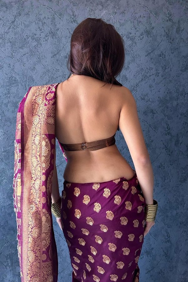 FyOmoFDaYAcqRtJ?format=jpg&name=900x900