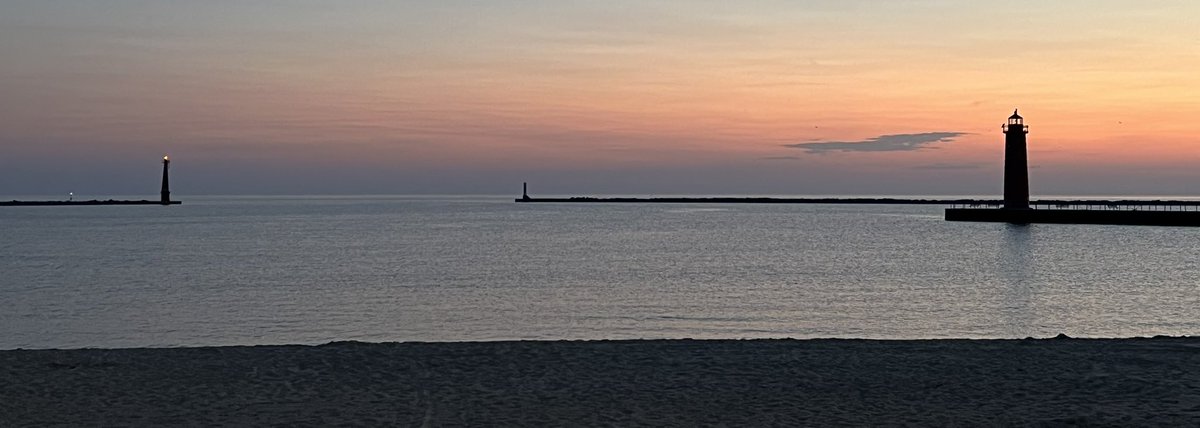 Sunset views from The Deck in the @cityofmuskegon’s Pere Marquette Park this evening! Gotta love these views over Lake Michigan, the Fresh West Coast! #VisitMuskegon #WatchMuskegon @PureMichigan @VisitMuskegon @WatchMuskegon