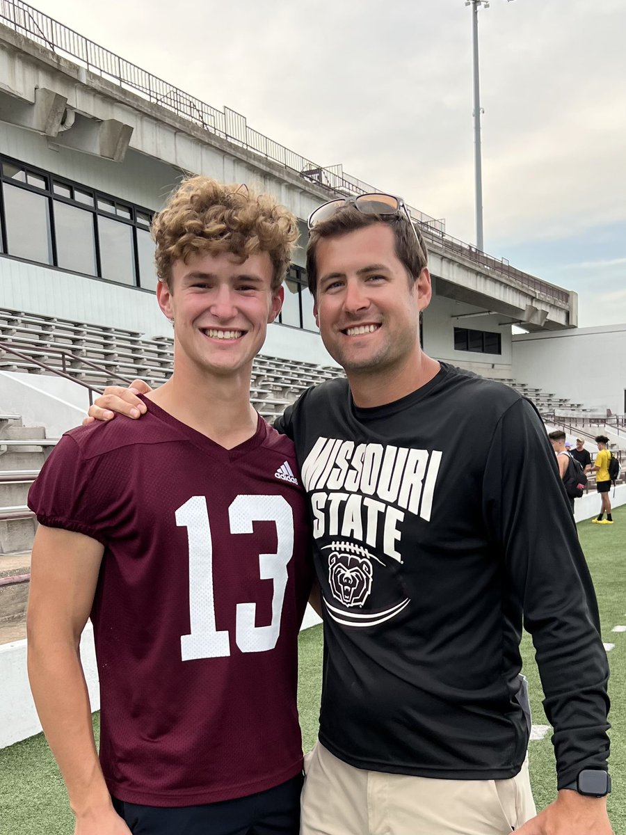 CameronWray23's tweet photo. Had a great camp tonight at Missouri State. Got a lot of reps and learned a lot!
@Ry_Beard @CoachElliott19 https://t.co/hm5tRHPEWX