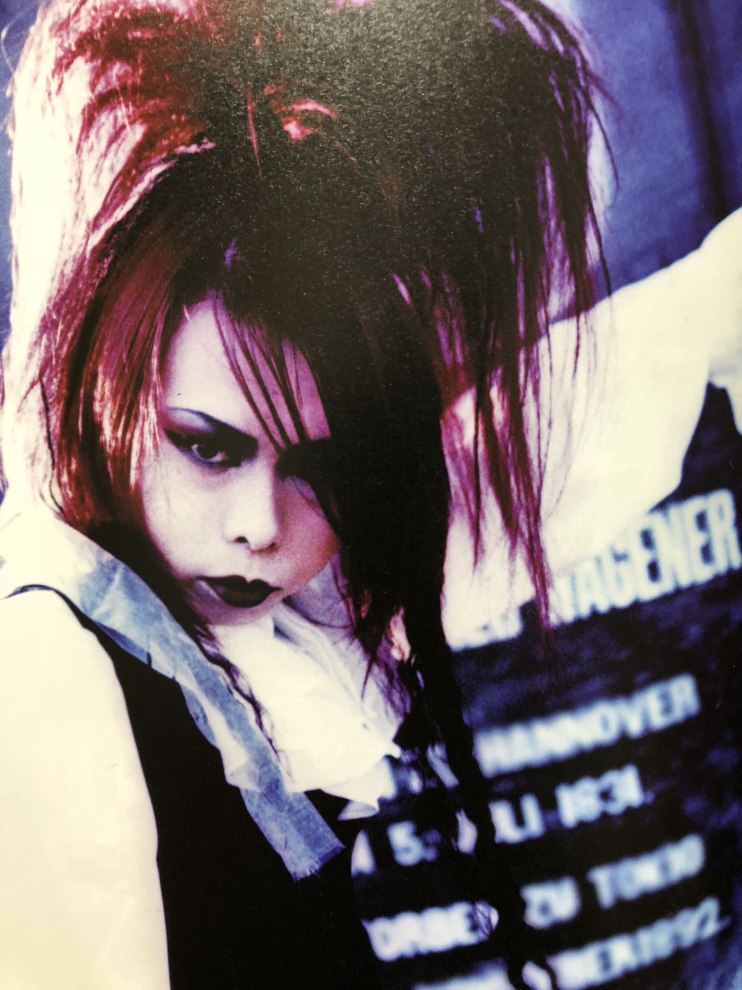 LiLish ♡リリッシュページ 漆黒ヴァンパイアちゃん🦇🍷💋 地毛が茶色いのでこの漆黒感求め