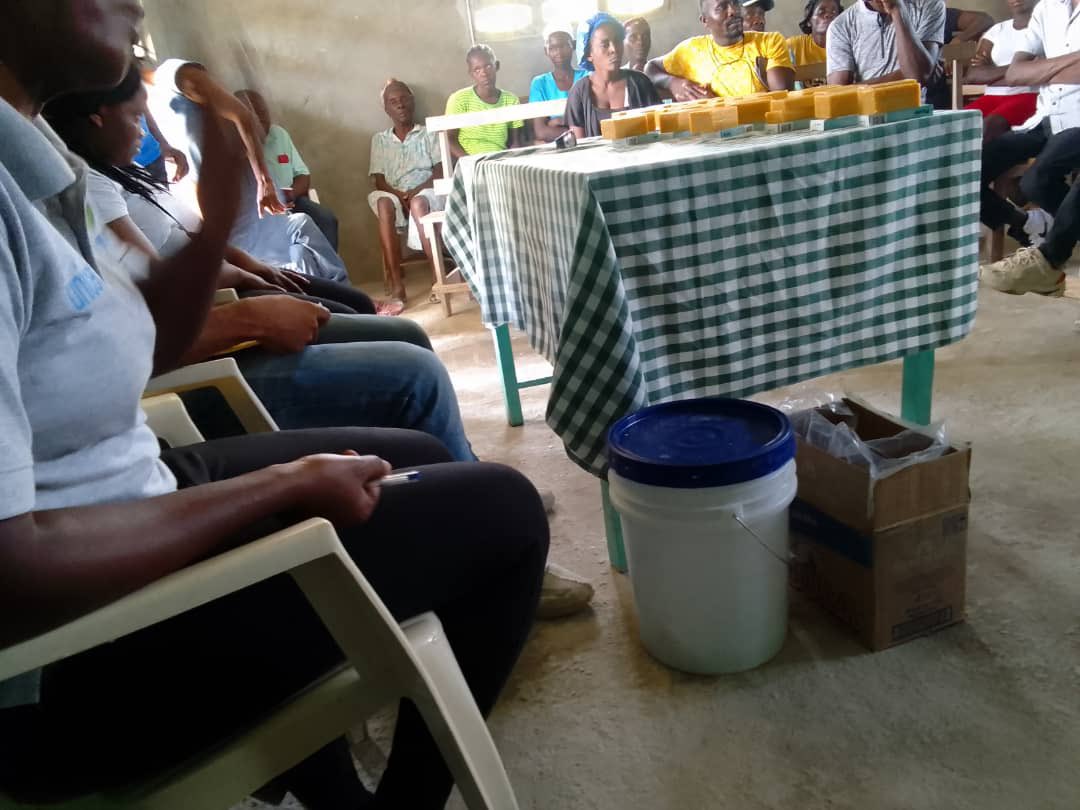 InfosPost's tweet photo. Sou inisyativ otorite kominal Bèdeyèn yo,2 jounen fòmasyon òganize e reyalize pa reprezantan sante nan nòdwès yo ak soti yè jedi 8 avril la pou jodia , nan Plizyè lokalite 2e ak 3e seksyon anndan komin nan sou prevansyon kont maladi kolera ke popilasyon an ap sibi depi kèk jou. https://t.co/EYAx6ZTvoo