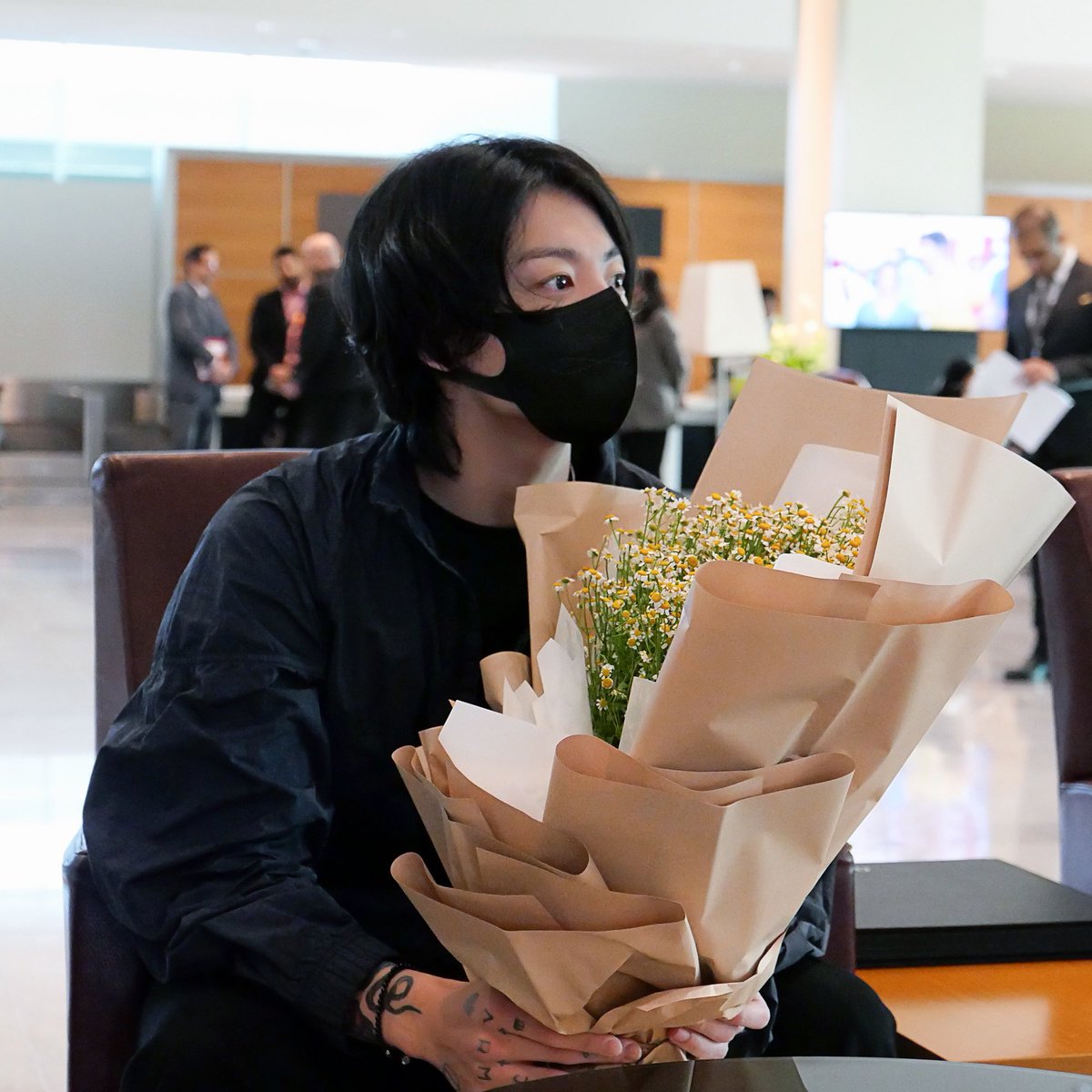 forsakook's tweet photo. 💐 https://t.co/OJltrxH6Tq