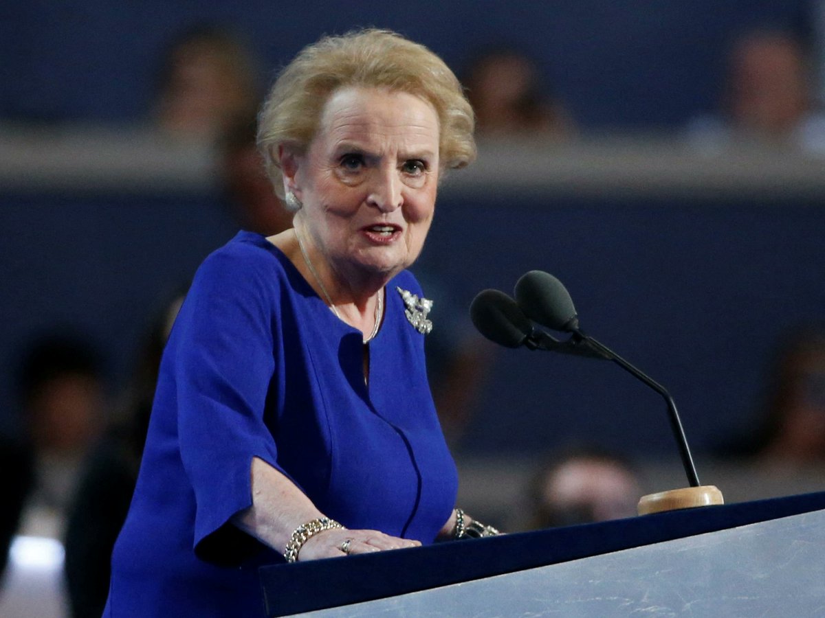 Madeleine Albright, a trailblazing diplomat, embraced her Jewish heritage, exemplifying strength as the first female US Secretary of State. Her commitment to justice and global diplomacy resonated with her upbringing. Her legacy lives on. 🌍✡️ #JewishHeritage