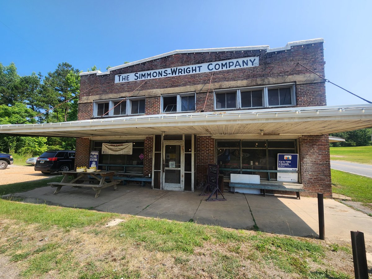 TribSportsLady's tweet photo. The Simmons-Wright Company is a great find and awesome general store #Mississippi #travelgem #Travel #traveler #healthcoachlife https://t.co/uToDArmgtM