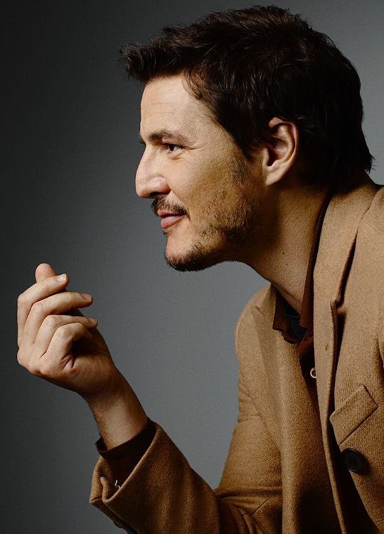 this is a pedro pascal’s nose appreciation tweet because it is my favourite feature on him 🫶