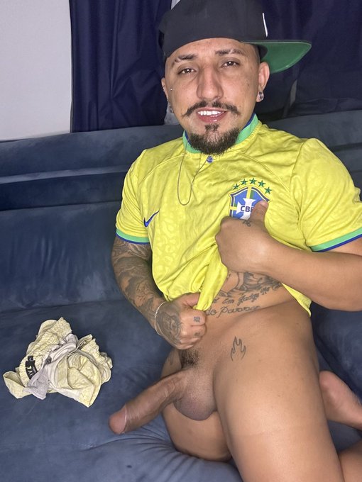 Watch Pistolinha's leaked NSFW photo on TwXstars