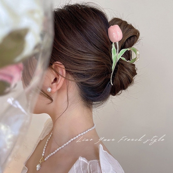 Chic Enamel Tulip Chignon Claw Clip Hair Cl etsy.me/3J5wJ3l #headjewelry #personalizedgift #statementjewelry #weddingjewelry @etsymktgtool