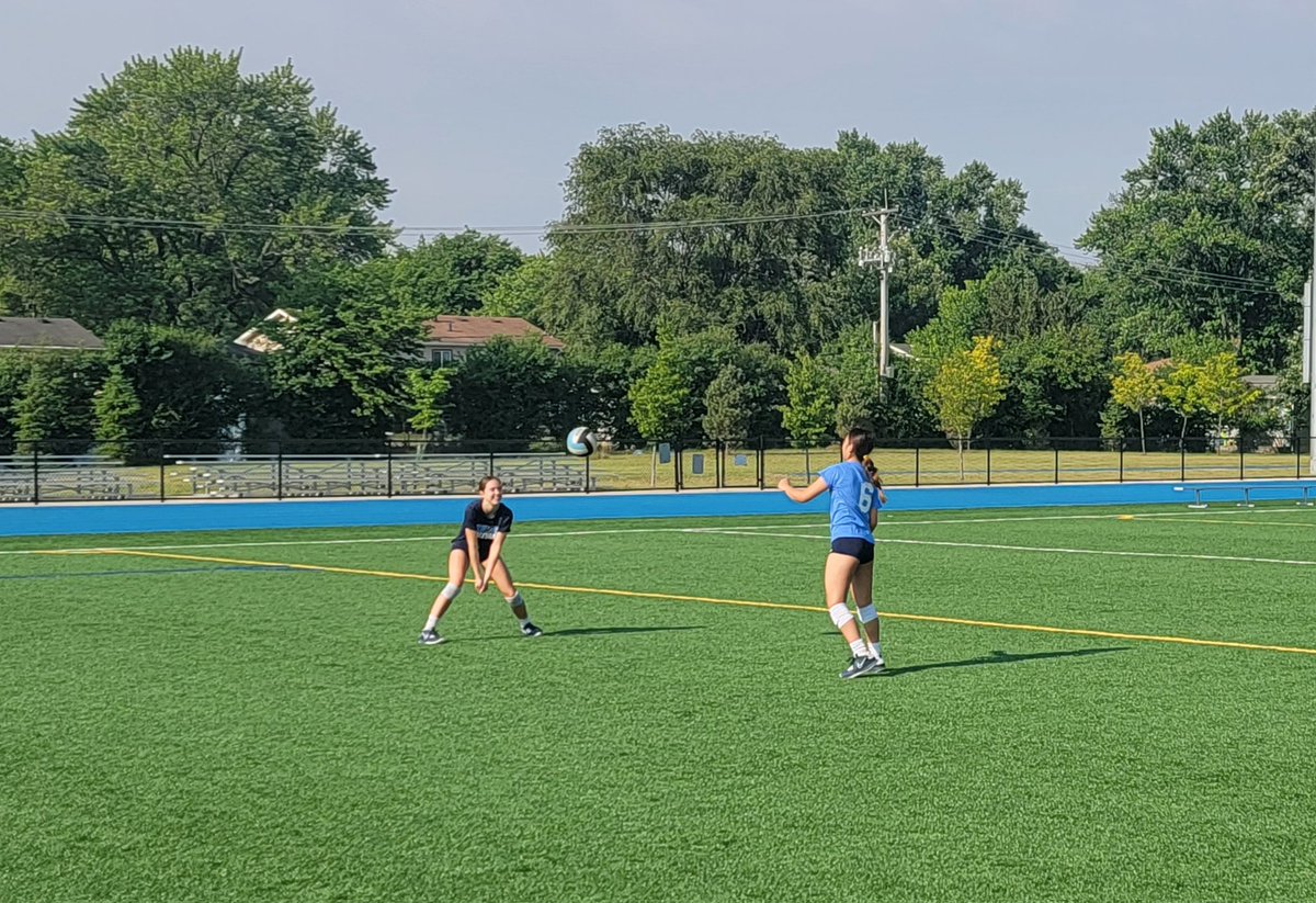 JJHHoops's tweet photo. Last Day of Camp is always bittersweet BUT truly going to miss these ๐๐. Ellen transformed from a shy little girl to a versatile & confident linchpin. Leah was a Wolverine for 4 years & it's no coincidence that she guided us to the school's first 2 Regional Chips! #LuvAlways https://t.co/a6EuCvd6IR