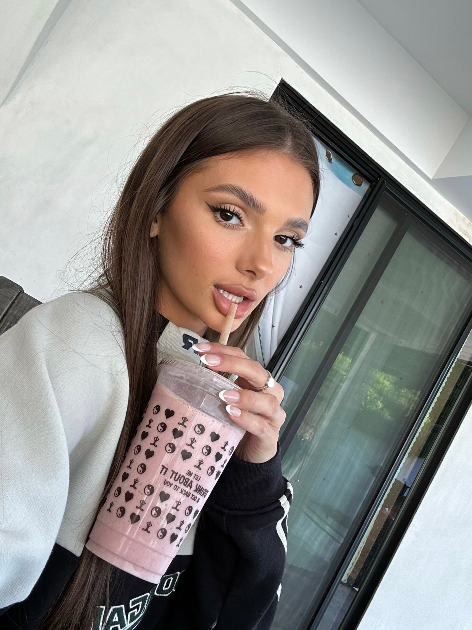 TW Pornstars - 1 pic. Alexis Griswold. Twitter. Smoothiessssss >>>. 3: