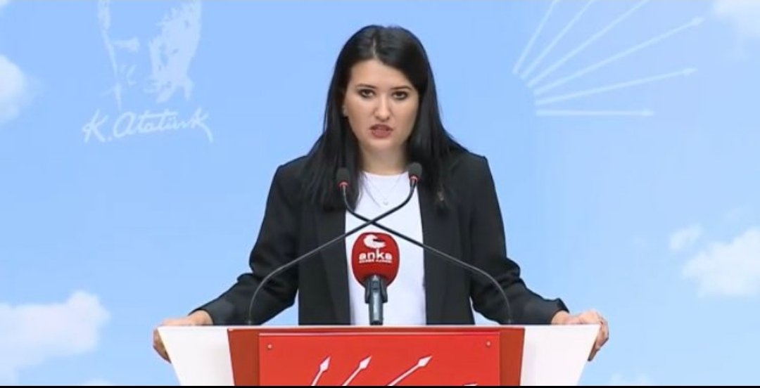 🗣️İzmir milletvekili aşağıdaki bayan erkek erkeğe cinselliği savundu ve destek çıktığını açıkladı.