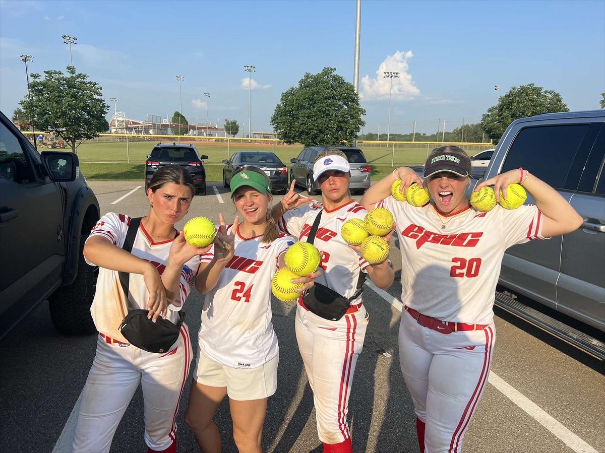 Triple Crown Edmond, OK Recap hit a total of 4 bombs for the weekend. hit three back-to-back-to-back! #workingonoutfield #utility4life