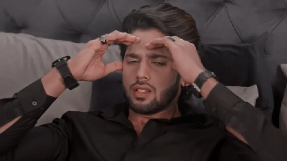 I've never seen someone look so handsome in this condition 🥹😂

#KundaliBhagya #ShauryaLuthra 
#BaseerAli