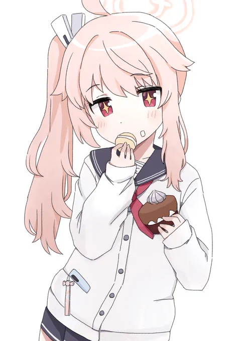 カフェのスイーツ食べ食べ女  #ブルアカ