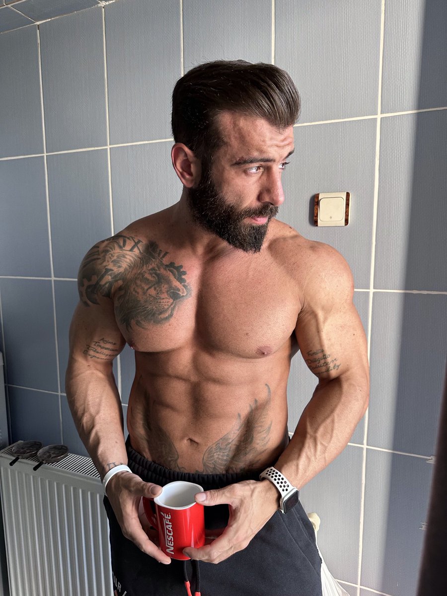 bgmevlut's tweet photo. #mevlutisleyen #bigmteam #sportstation #FitnessMotivation #bodybuilding https://t.co/T8Qkep7a05
